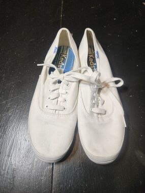 Keds Women's Off-White Canvas Lace-Up Sneakers